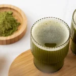 Матча или зелен чай: коя напитка е по-добра за повишаване на енергията matcha-ili-zelen-chay-koya-napitka-e-po-dobra-za-povishavane.webp.webp